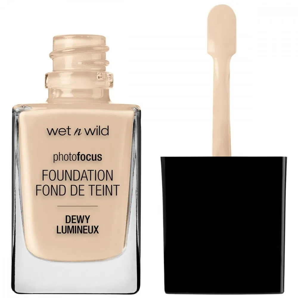 wet n wild fond de ten  - -  Photo Focus Foundation Dewy   Soft  